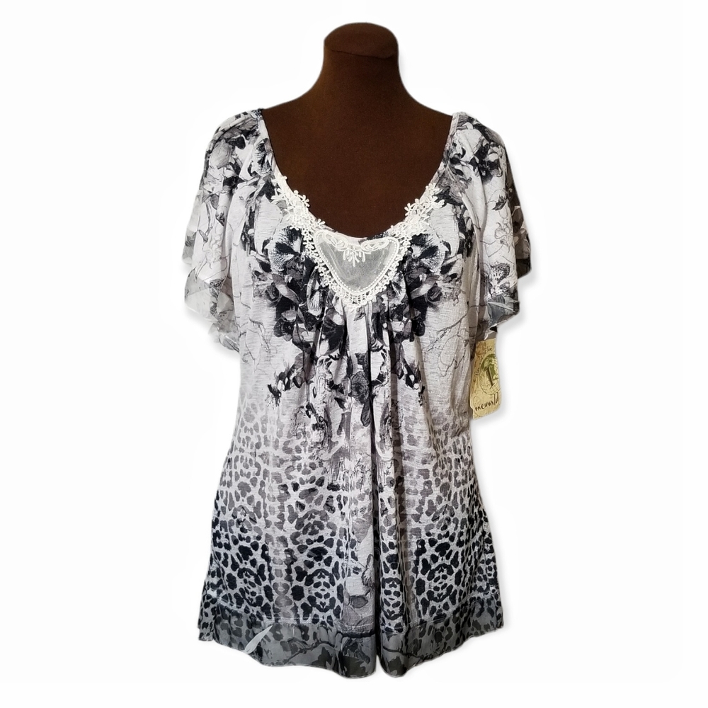 One World Black and White Printed Floral Butterfly Sleeve Top Woman Size 1X